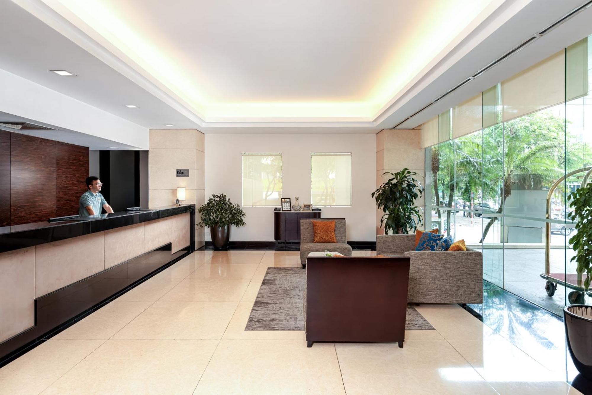 Somerset Hoa Binh Hanoi Bagian luar foto